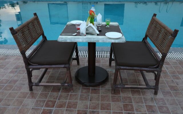 Neel's City Resort