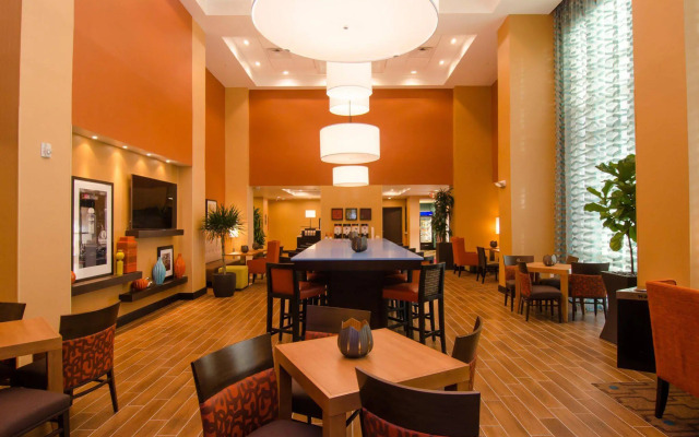 Hampton Inn & Suites Huntsville