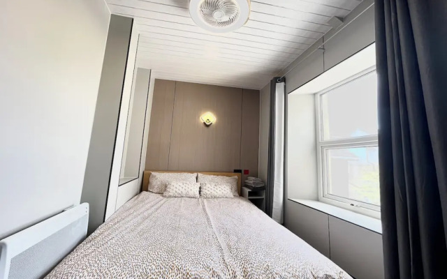 OYO Welsh Holiday Accommodation - Modern Stay