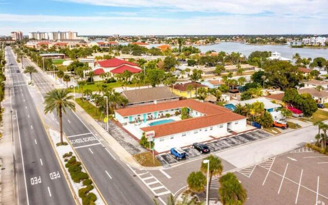 Sun Island Motel