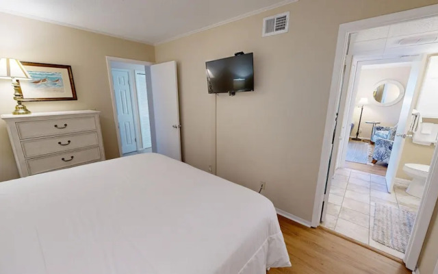 SPC 2021 is a Harbor front 1 BR by RedAwning