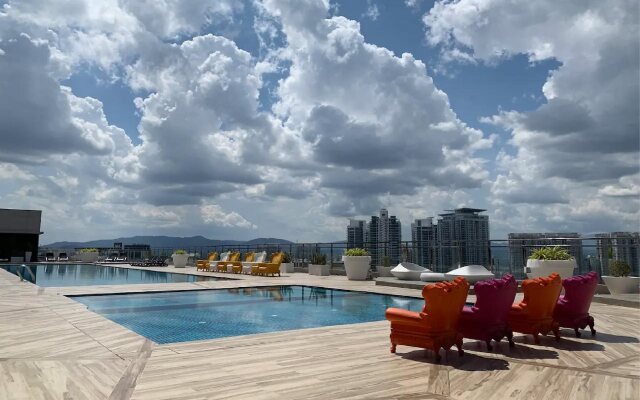 PlazaDamas Hartamas by Plush