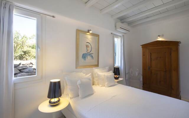 Villa Aerie - Sweeping Sea Views, Eclectic Style by Villarentalsgr