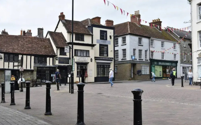 The View, Charming 2-bed Apartment in Shaftesbury,