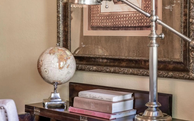 Designer Decorated Palm Beach Hotel NEW