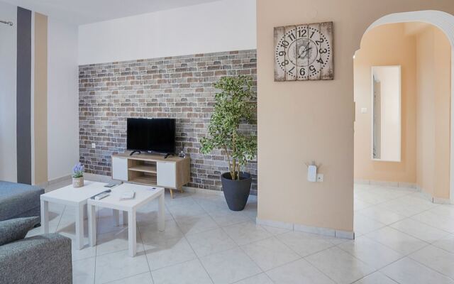 Urban Apartment in Alexandroupoli near Beach