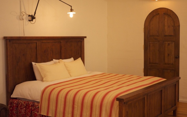 Orrs – Guest Rooms – Chatan