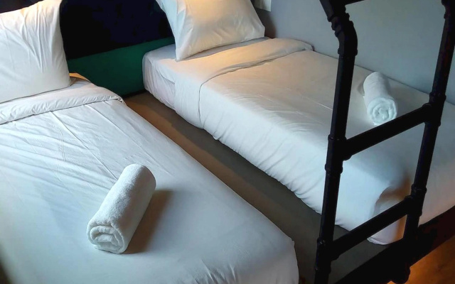 Tube Hotel Melaka – Guest Rooms – Alor Gajah