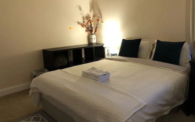 Rooms in Family House in Salem Boston
