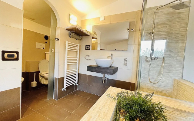 Captivating 5-bed Villa in Sulmona, A Place To Be!