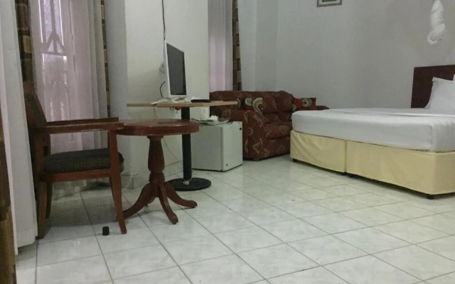 Romalo Hotel & Apartments
