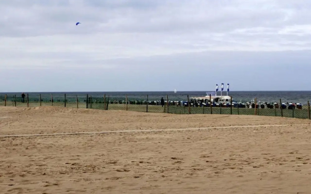 On the old River Modern Retreat