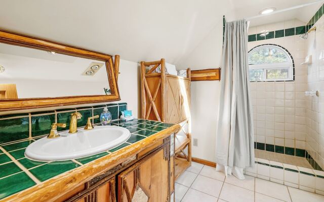 Blue Lagoon Lakefront