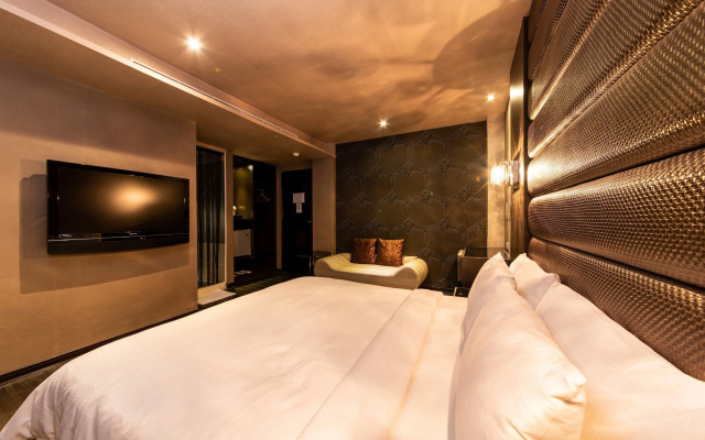 The River Fashion Hotel