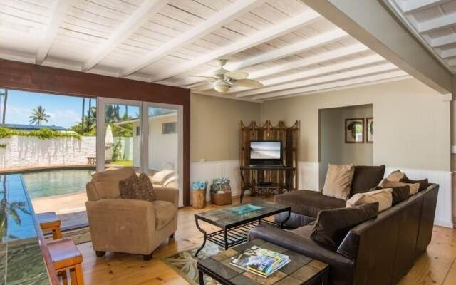 Helen's Beach House 6 Bedroom Home by RedAwning