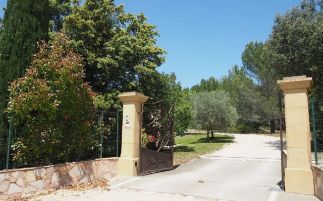 Premium Villa With Garden and Pool, Lambesc