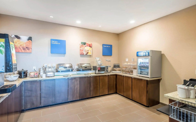 Comfort Inn & Suites Sidney I-80