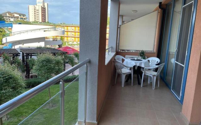 Apartment In Trakia Plaza