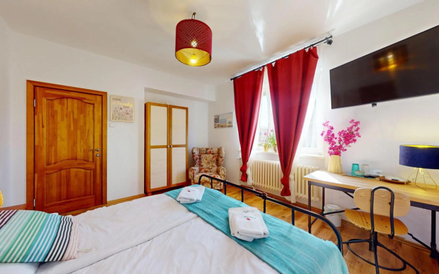 Ron De Mar #3 modern room