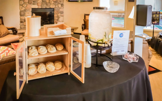 Quality Inn & Suites Sequim at Olympic National Park