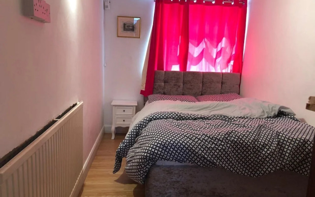 Economical 2BR Small Furnished Annex-high Wycombe