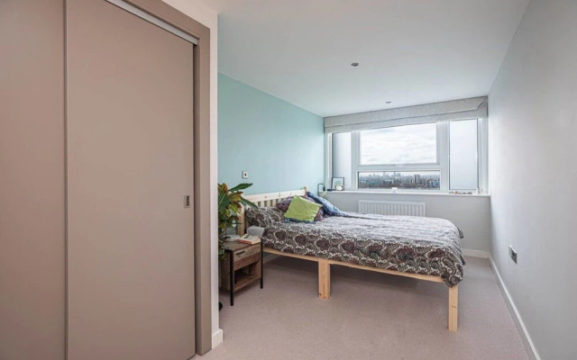 Lovely 2-bed Flat w/ Terrace in Bow, East London