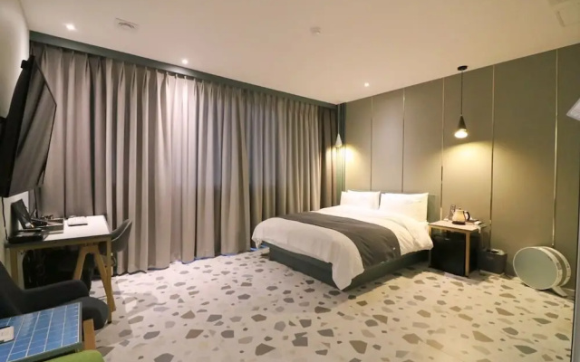 Stay-inn Hotel
