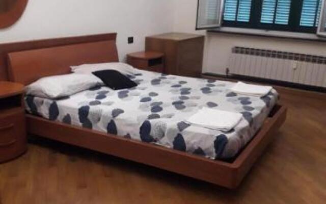Flat 3 Bedrooms 1 Bathroom - Genoa