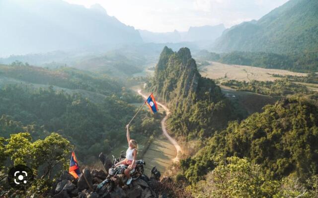 Vang vieng Dior