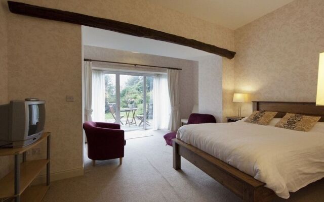 Woodhill House