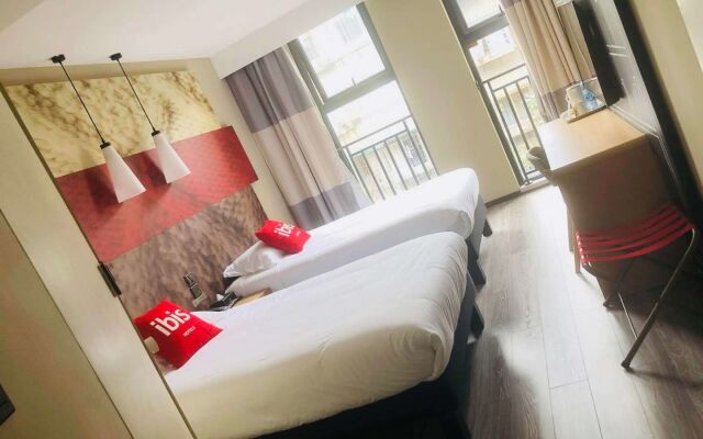 ibis Chengdu East Railway Station Hotel
