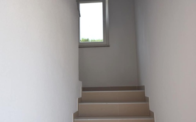 Apartment in Pula With Bbq, Parking, AC