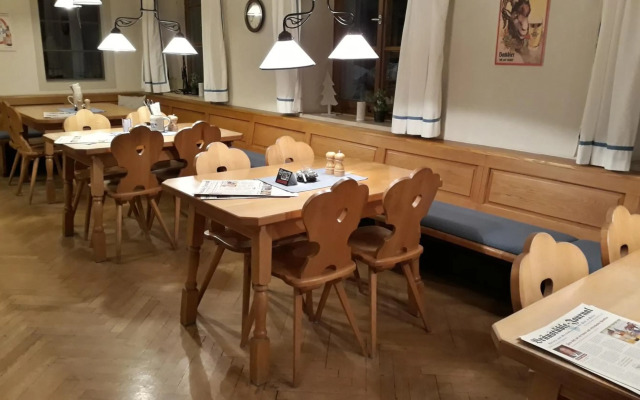 Hotel & Gasthof Zur Post