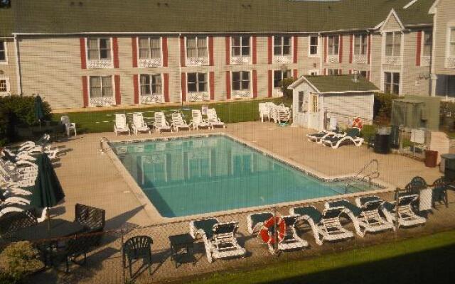 Country Inn by Carlson Millville