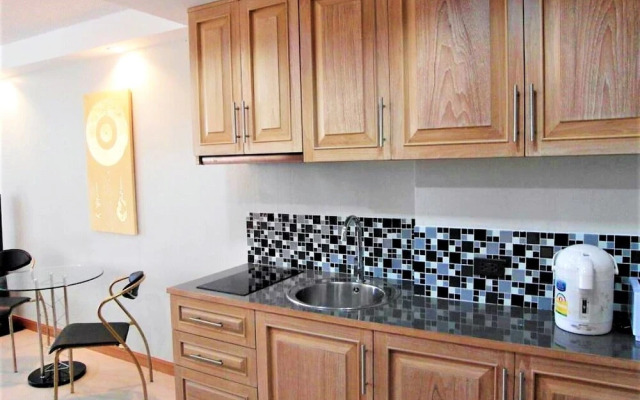Swimming Pool View Spacious Studio 5 Min To Beach