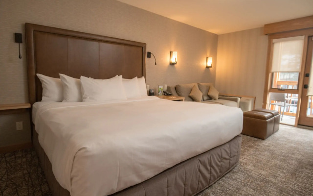Moose Hotel And Suites