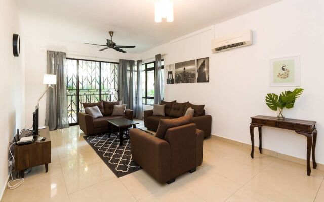 Chic Family Home Near Mont Kiara