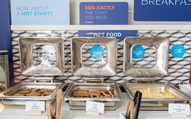 Holiday Inn Express & Suites Brampton by IHG