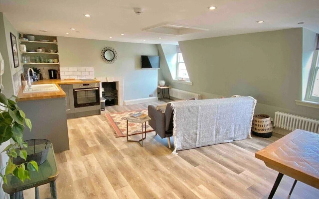 The Georgian Loft Apartment Central Bath