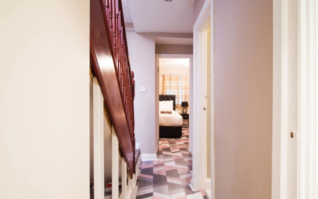 Montgomery Apartments - Crighton