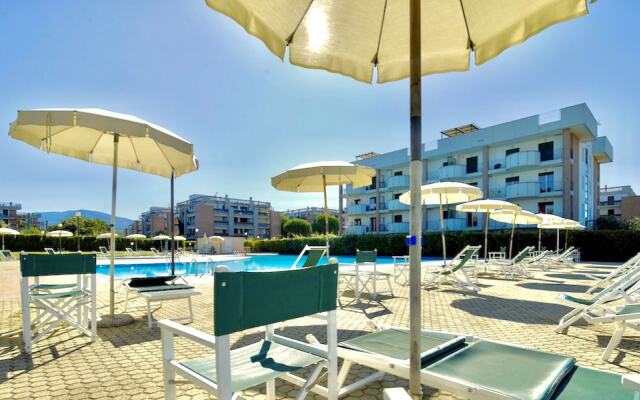 Residence with pool in San Vincenzo