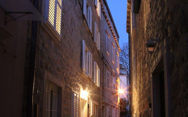 Miro Studio Apartments