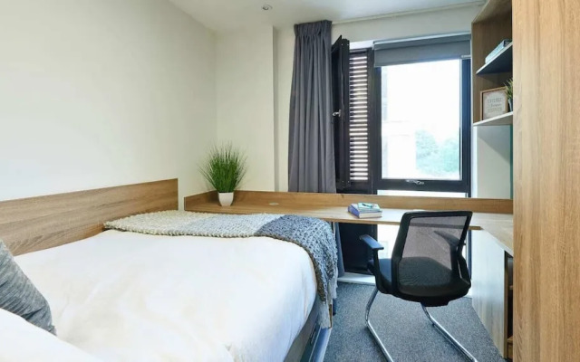 Student Only Southampton Crossings