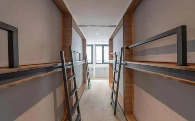 Bouti City Capsule Inn - Hostel