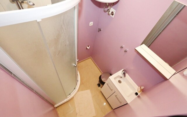 Feel Center Apartments.