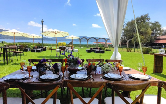Zirahuen Forest And Resort