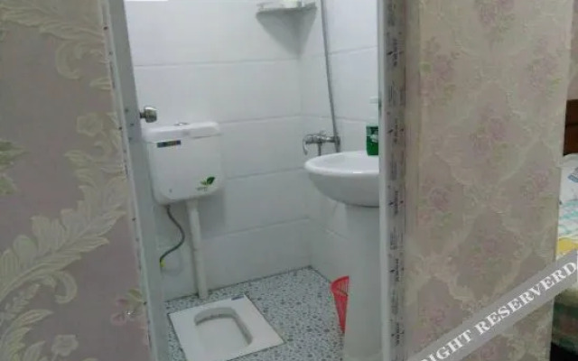 Yueyang Sankeshu Youth Hostel