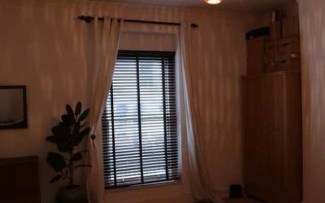 1 Bedroom Flat With Skylights Sleeps 2