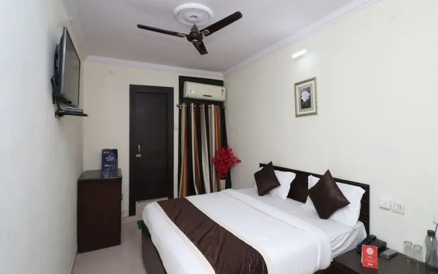 OYO 23009 Hotel Maxx