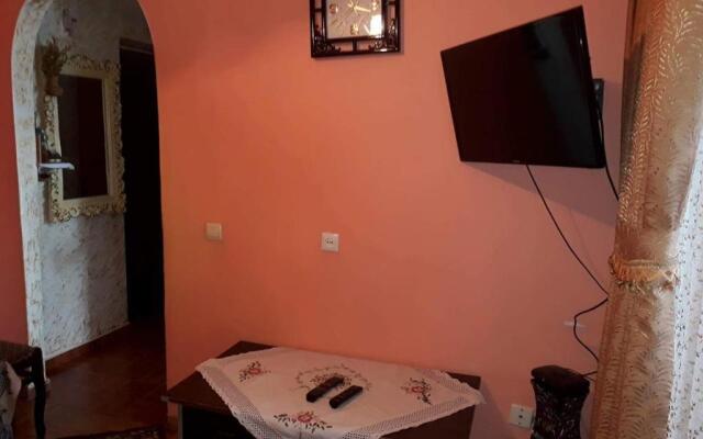 One bedroom Apartment on Rustaveli str 10